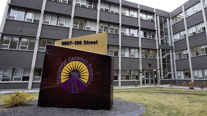 Khuôn viên Edmonton Catholic Schools Division